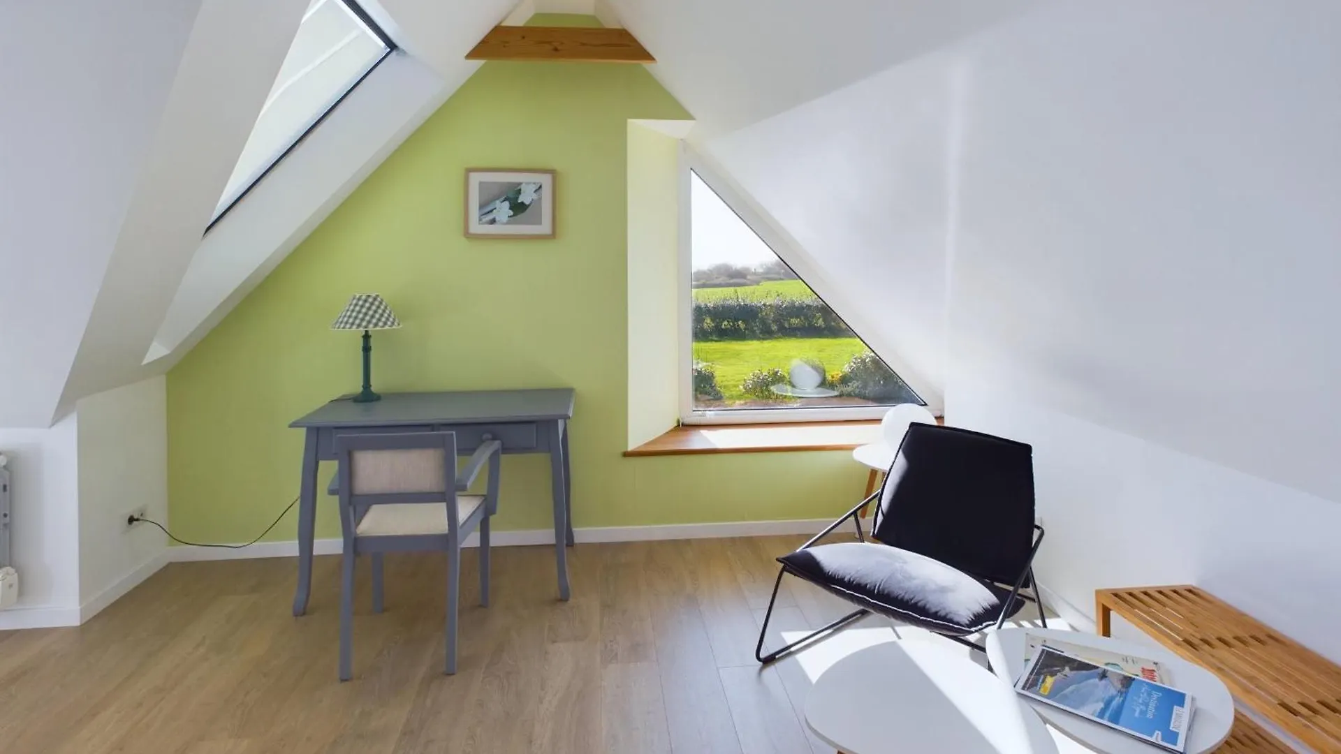 Holiday home Charmante Maison Pour 5 Dans Le Bourg De Plovan