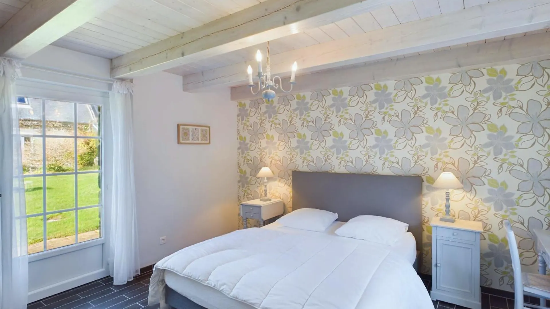 Charmante Maison Pour 5 Dans Le Bourg De Plovan